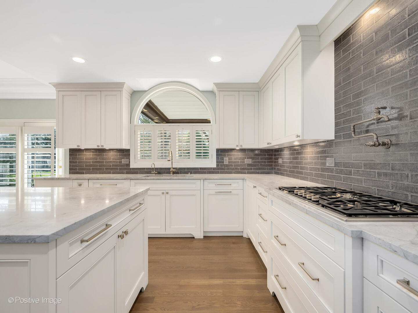 Burr Ridge, IL 60527