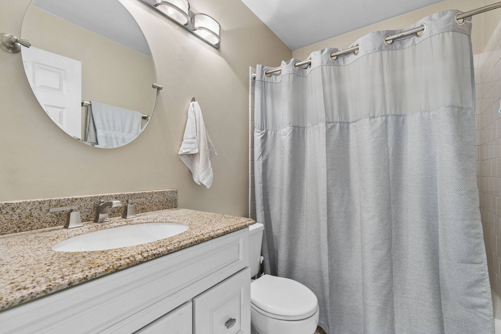 963 Tylerton Circle, Grayslake, IL 60030