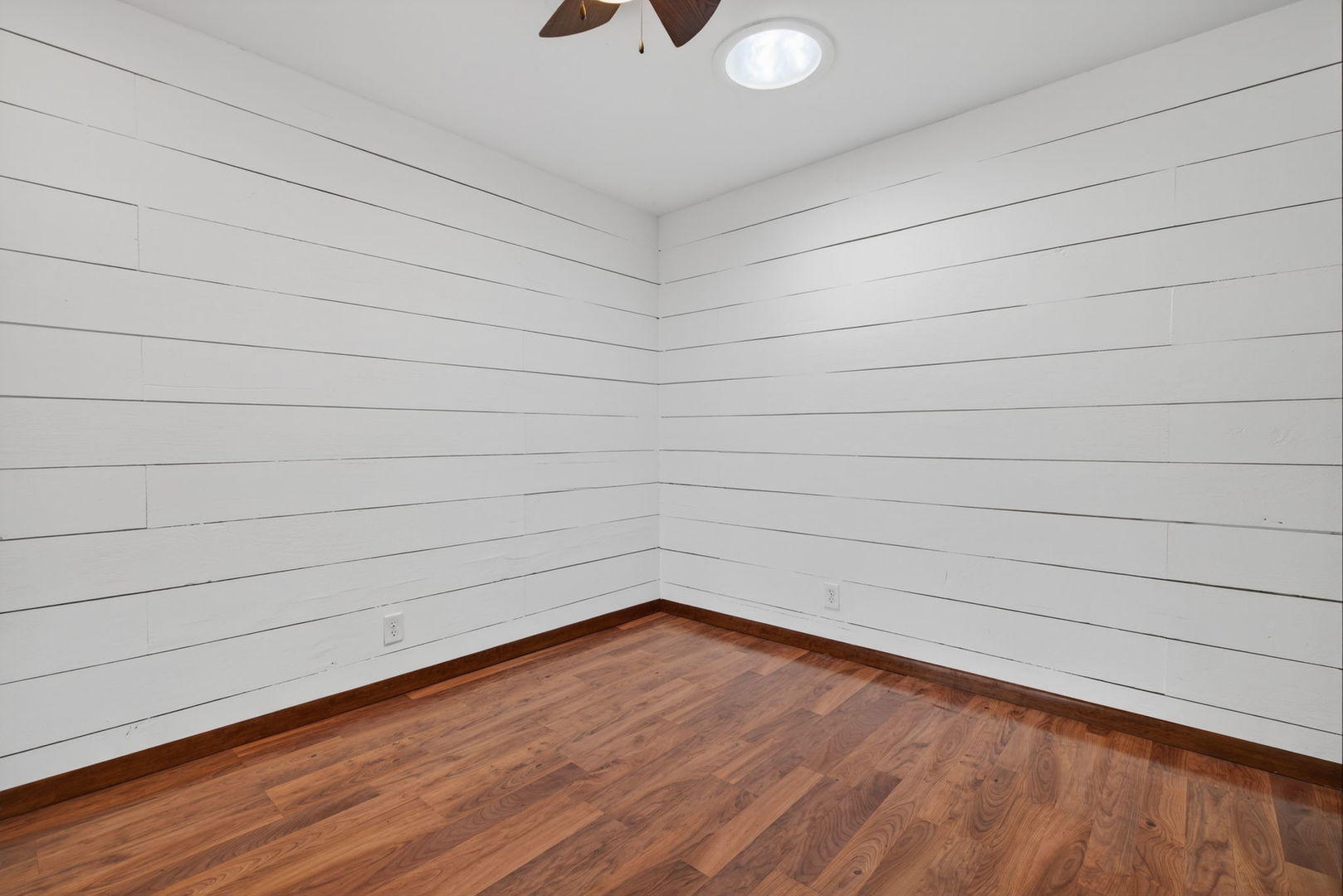 451 Colorado Avenue, Aurora, IL 60506