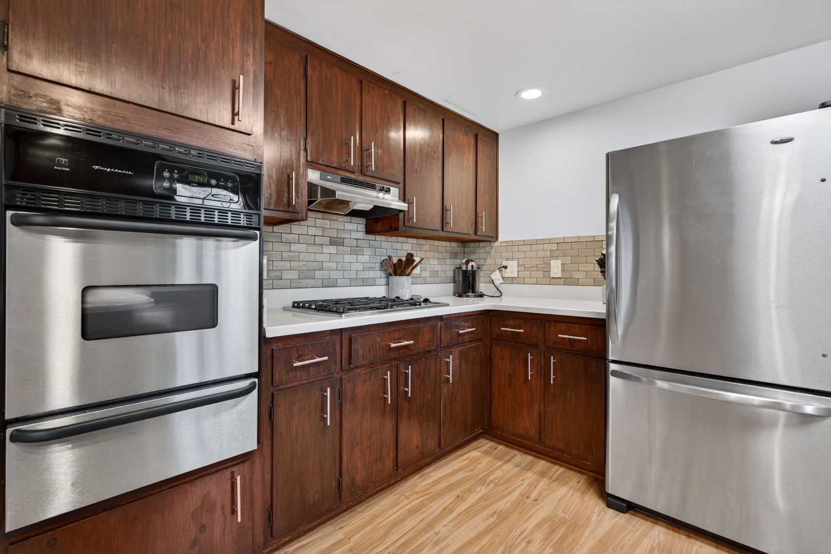 451 Colorado Avenue, Aurora, IL 60506