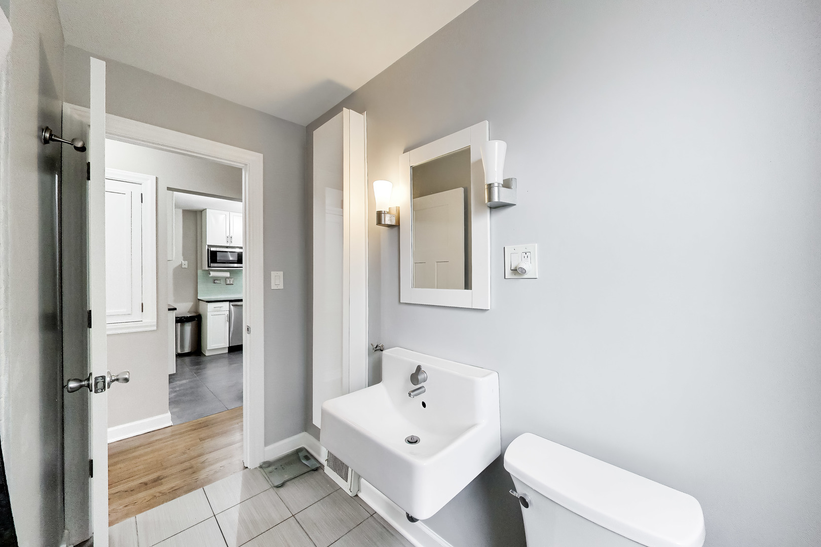 5117 N Newland Avenue, Chicago, IL 60656