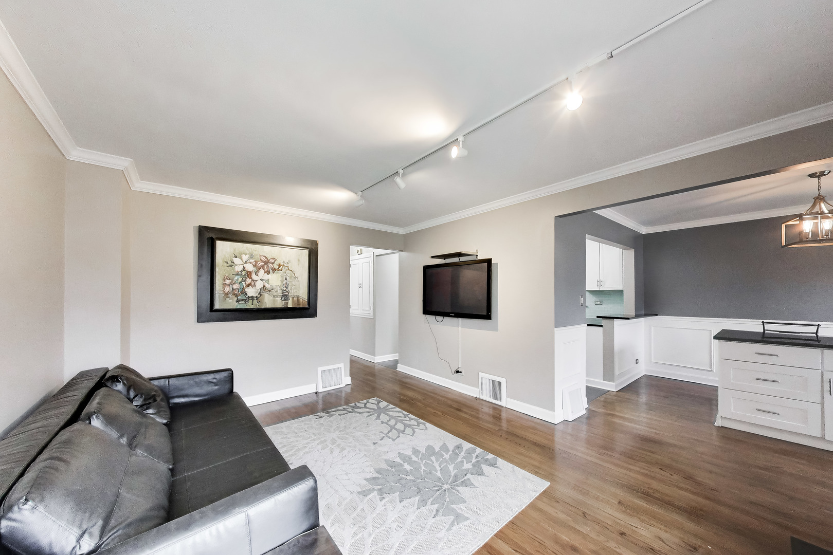 5117 N Newland Avenue, Chicago, IL 60656