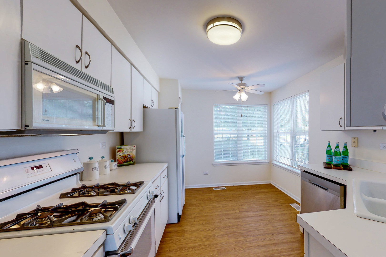 1060 PROVIDENCE Lane, Buffalo Grove, IL 60089