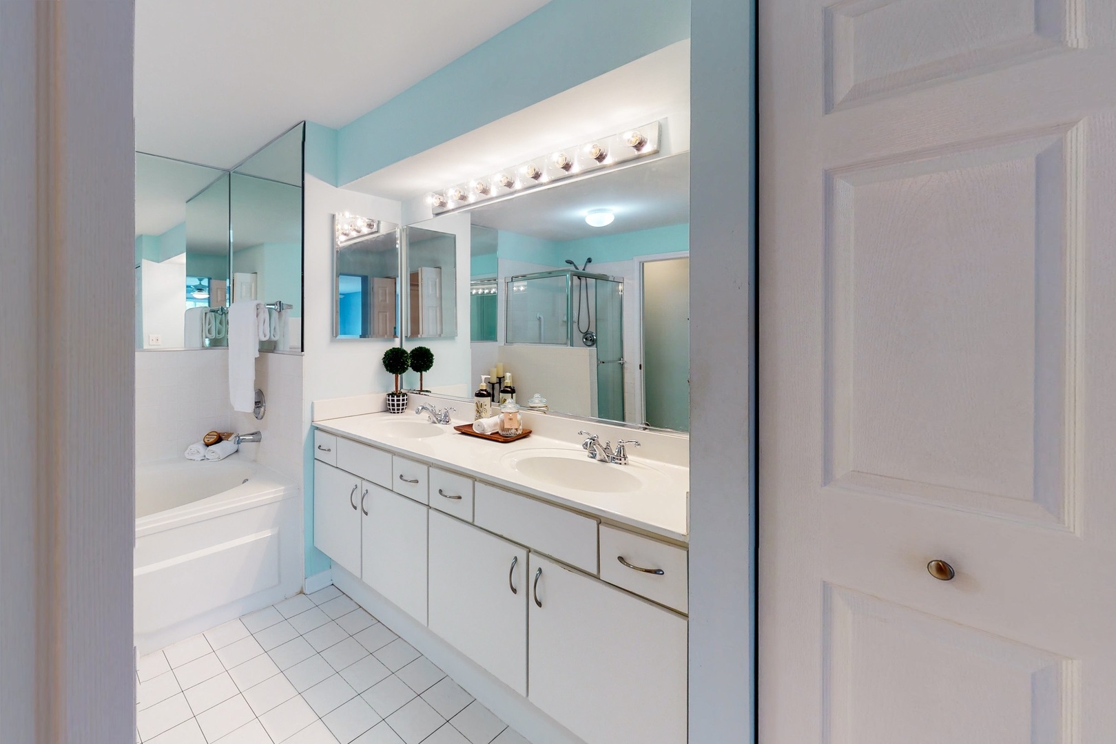 1060 PROVIDENCE Lane, Buffalo Grove, IL 60089