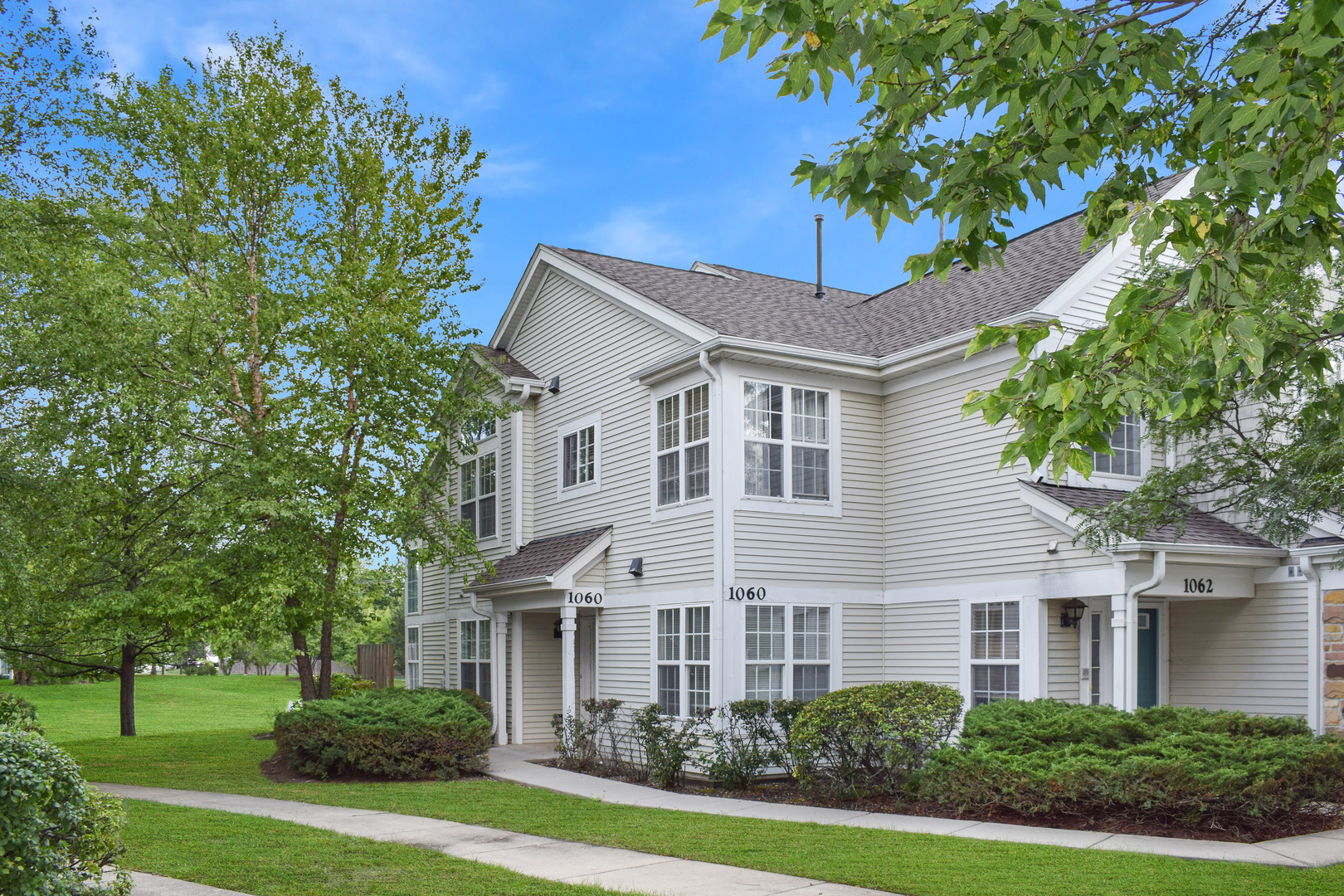 1060 PROVIDENCE Lane, Buffalo Grove, IL 60089