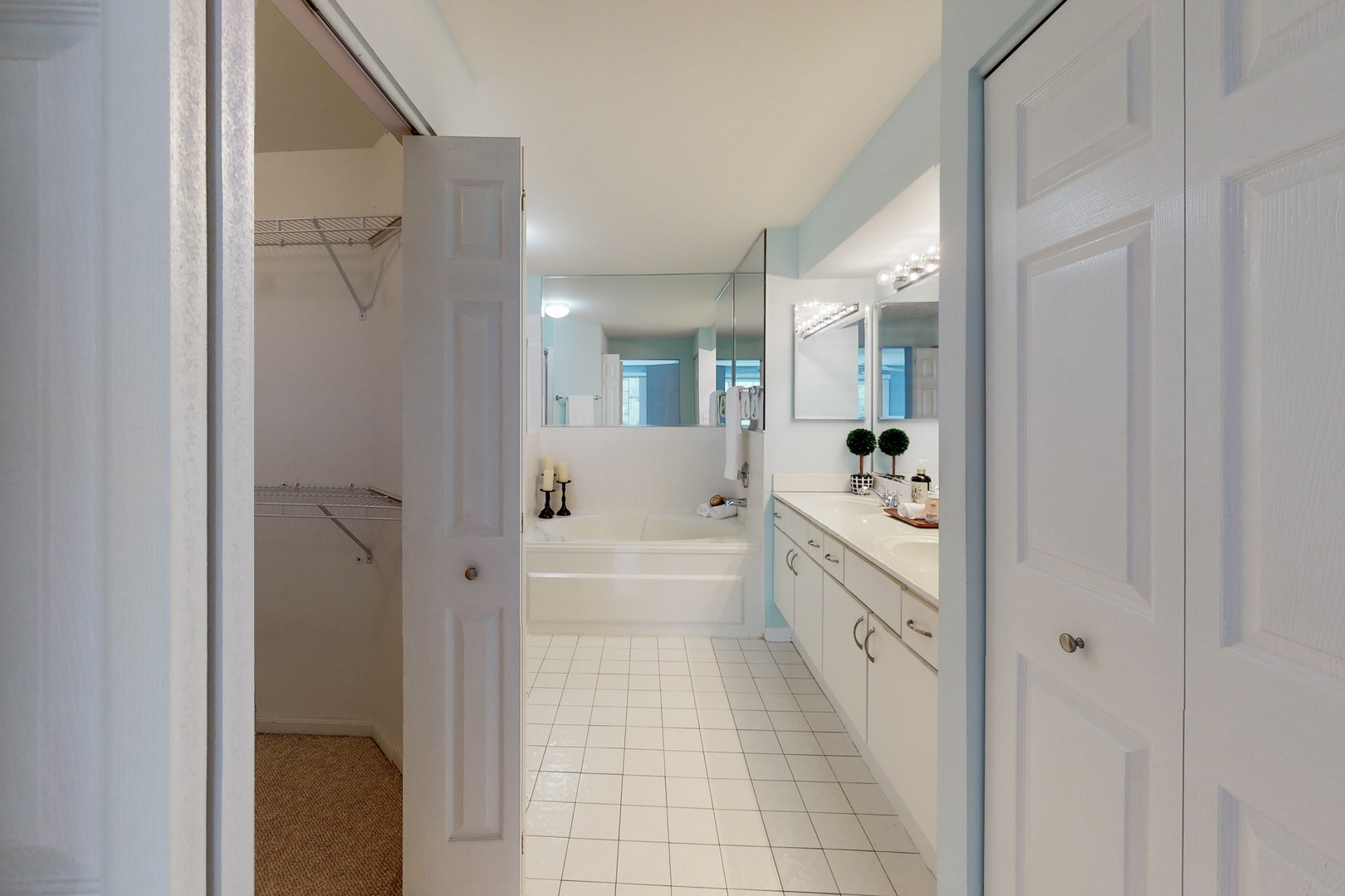 1060 PROVIDENCE Lane, Buffalo Grove, IL 60089