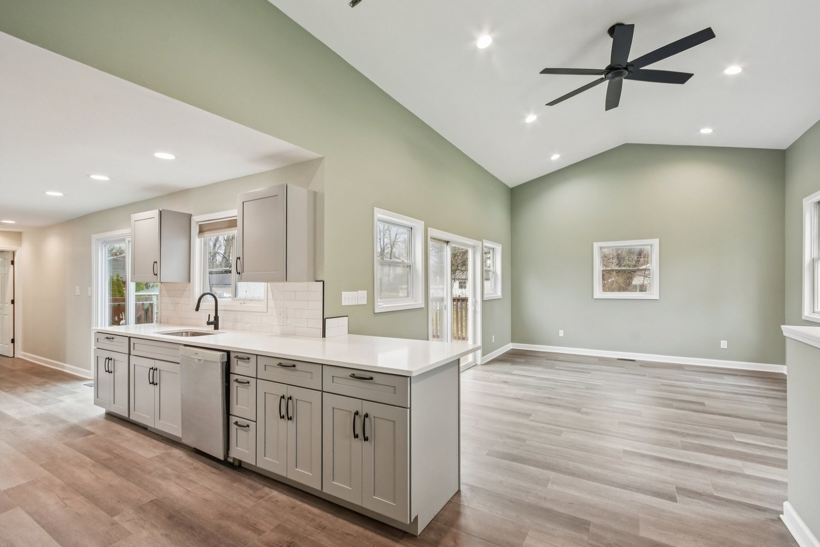 402 Lily Lane, Lakemoor, IL 60051