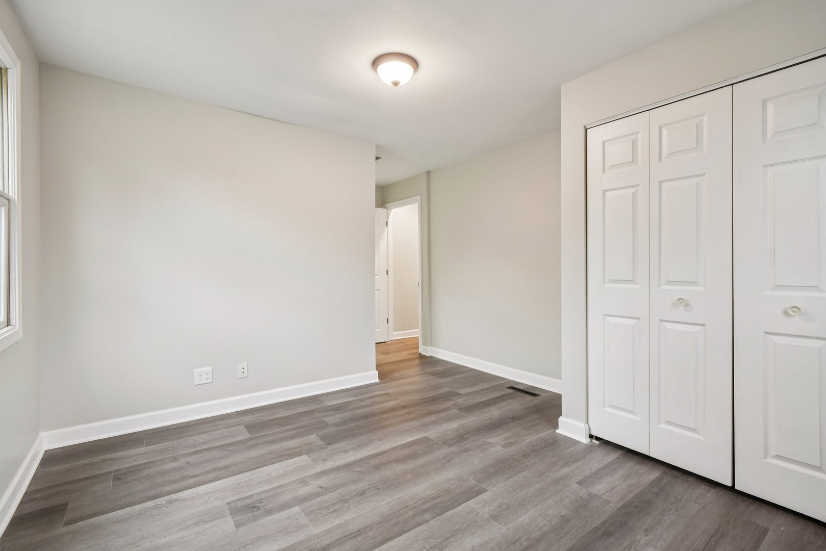 402 Lily Lane, Lakemoor, IL 60051