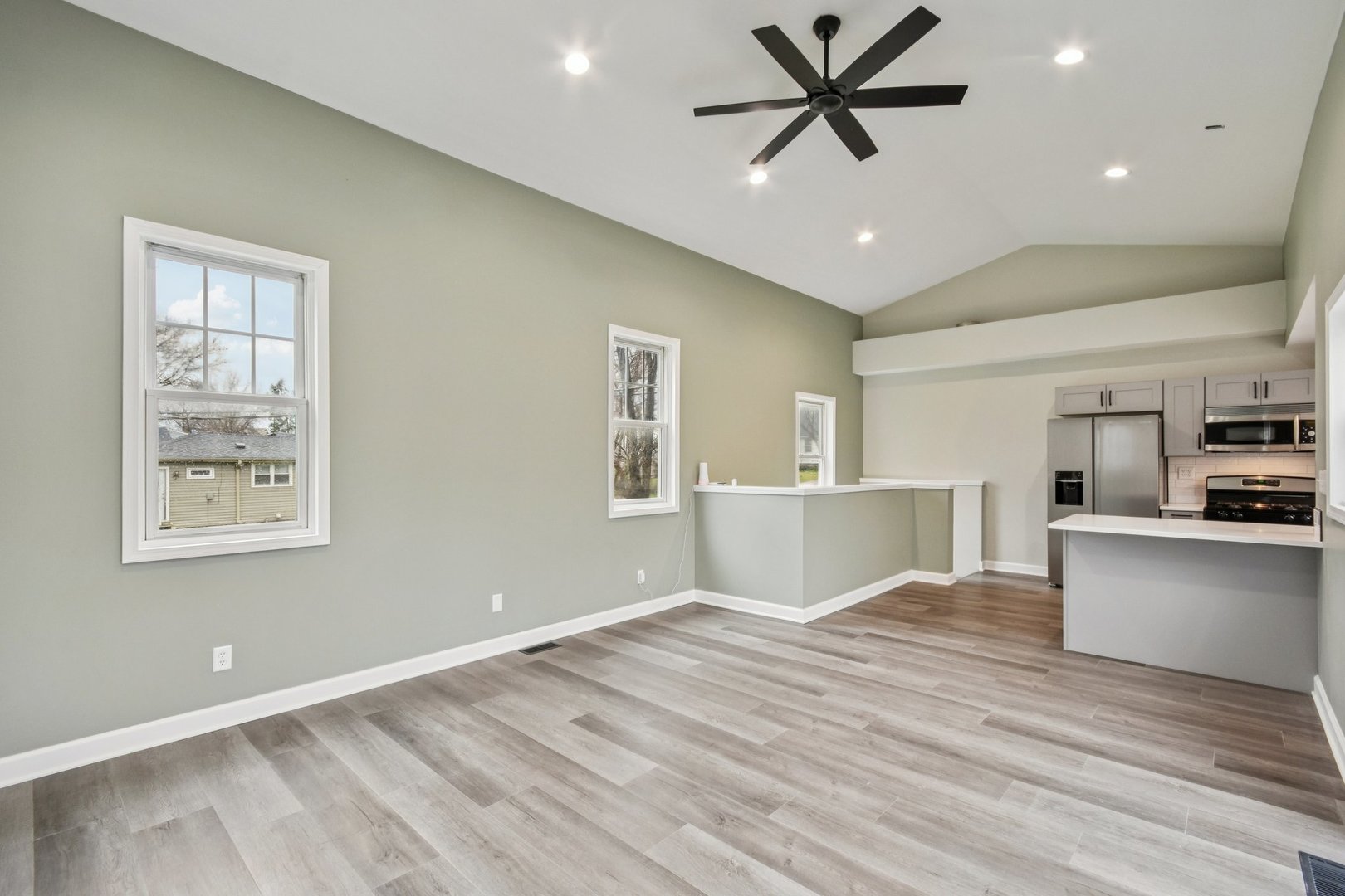 402 Lily Lane, Lakemoor, IL 60051