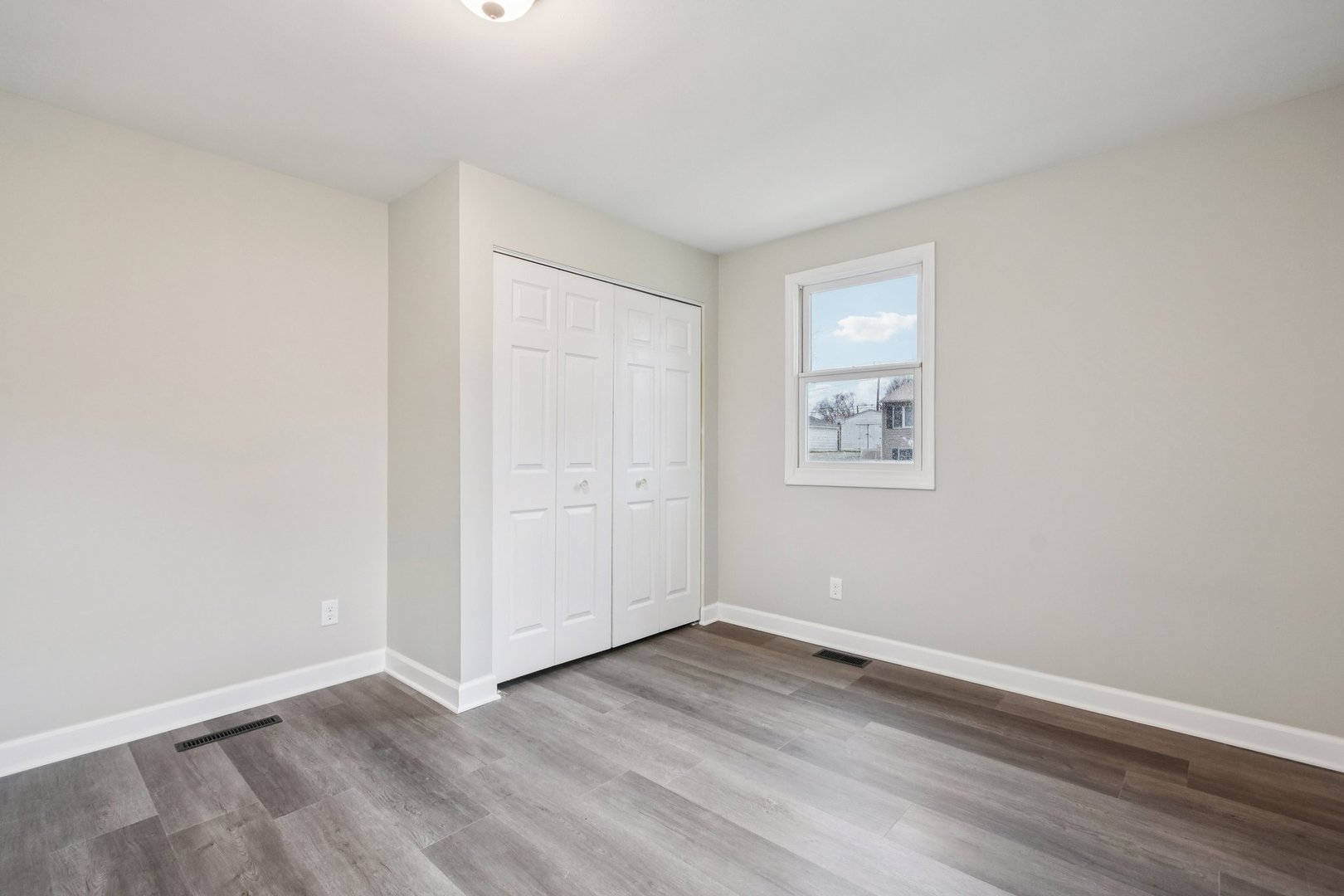 402 Lily Lane, Lakemoor, IL 60051