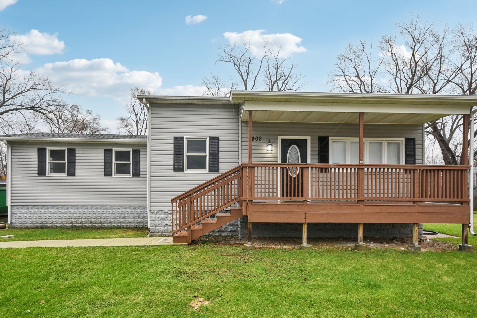 402 Lily Lane, Lakemoor, IL 60051