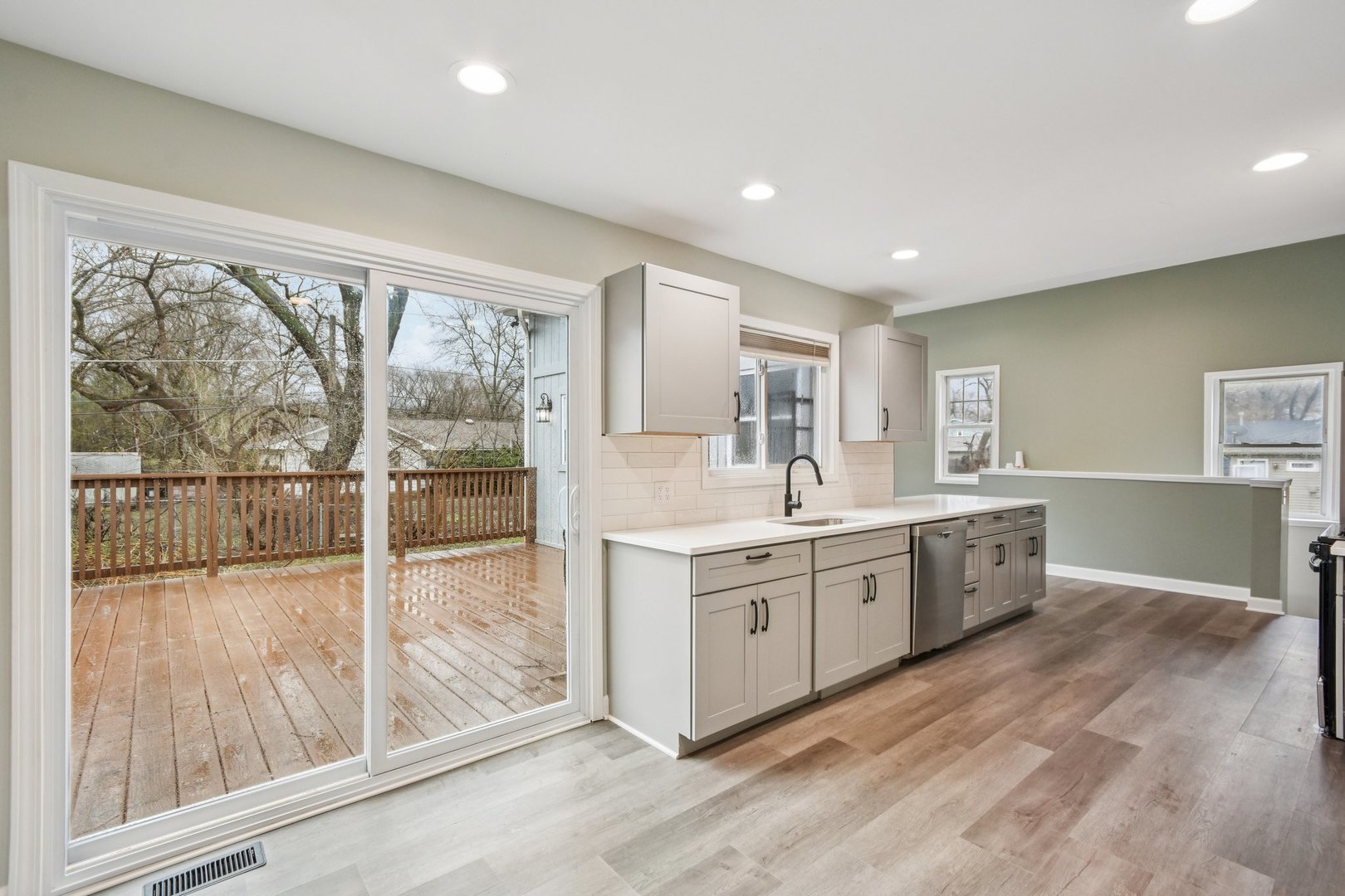 402 Lily Lane, Lakemoor, IL 60051