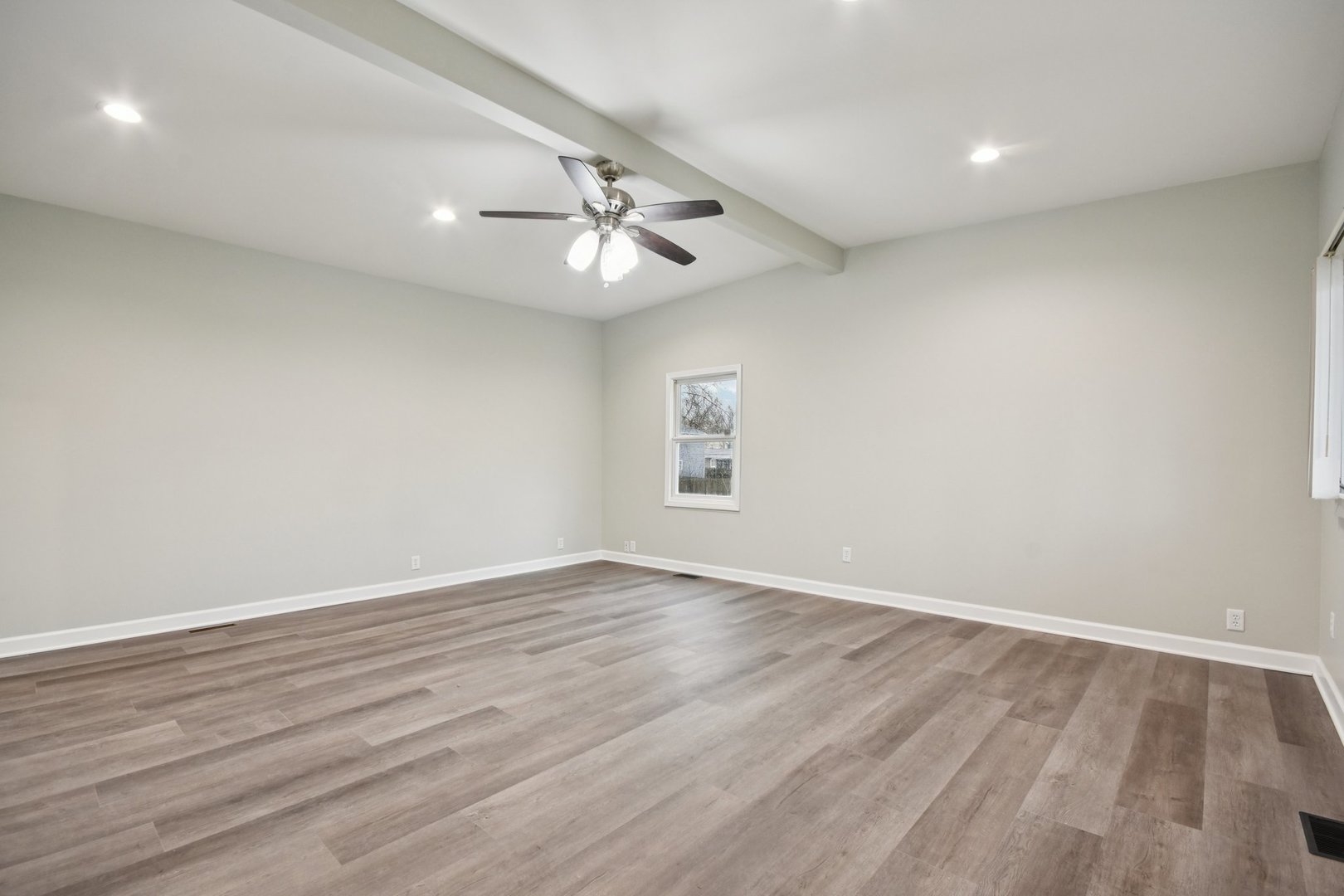 402 Lily Lane, Lakemoor, IL 60051