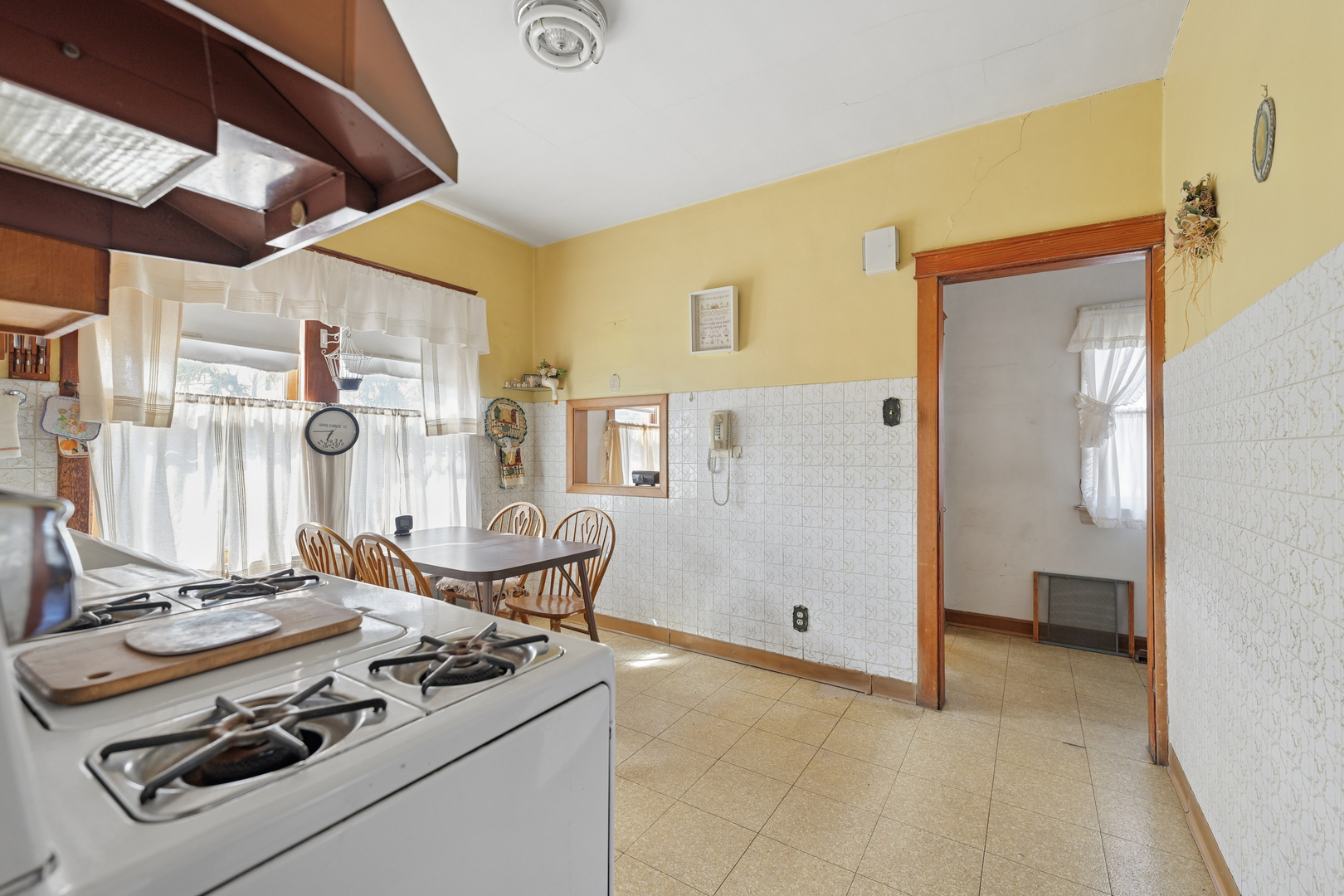 3810 Maple Avenue, Brookfield, IL 60513