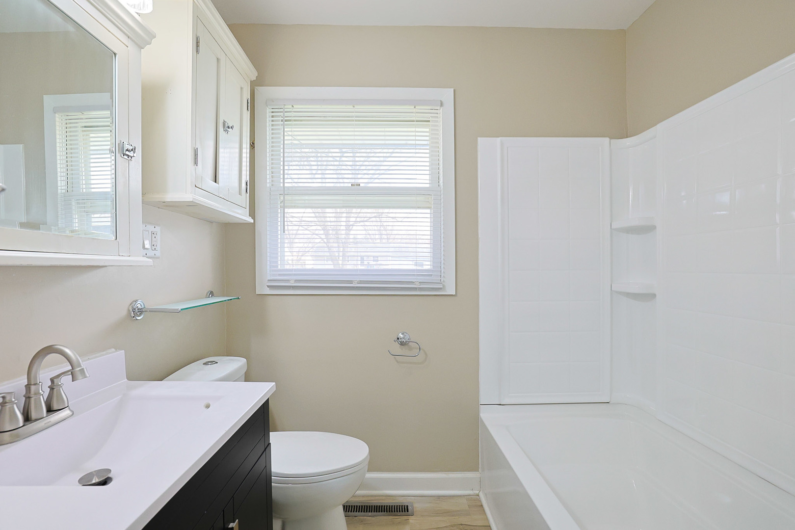 107 Georgine Street, Crystal Lake, IL 60014