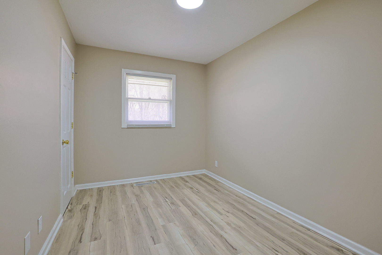 107 Georgine Street, Crystal Lake, IL 60014