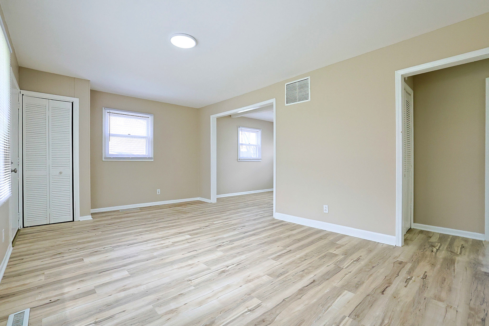 107 Georgine Street, Crystal Lake, IL 60014