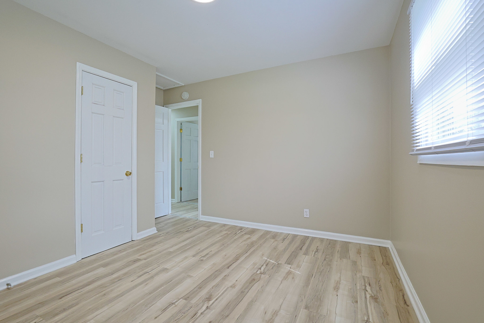 107 Georgine Street, Crystal Lake, IL 60014