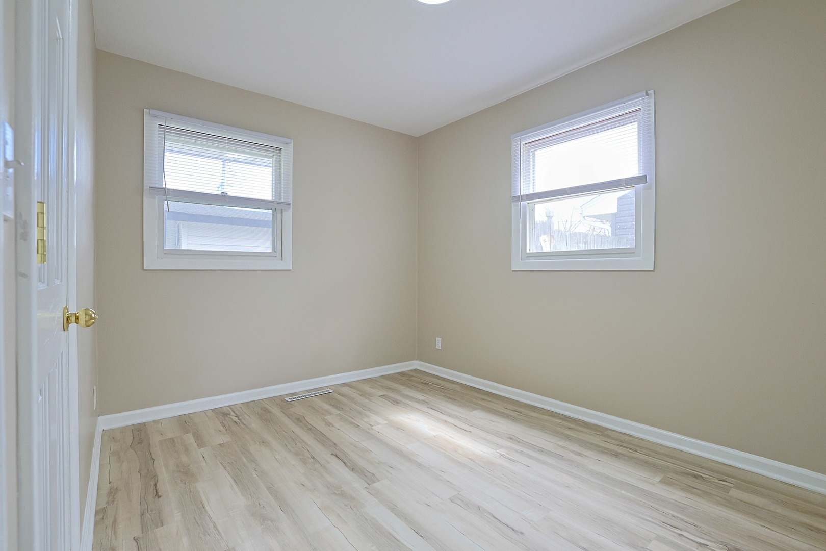 107 Georgine Street, Crystal Lake, IL 60014