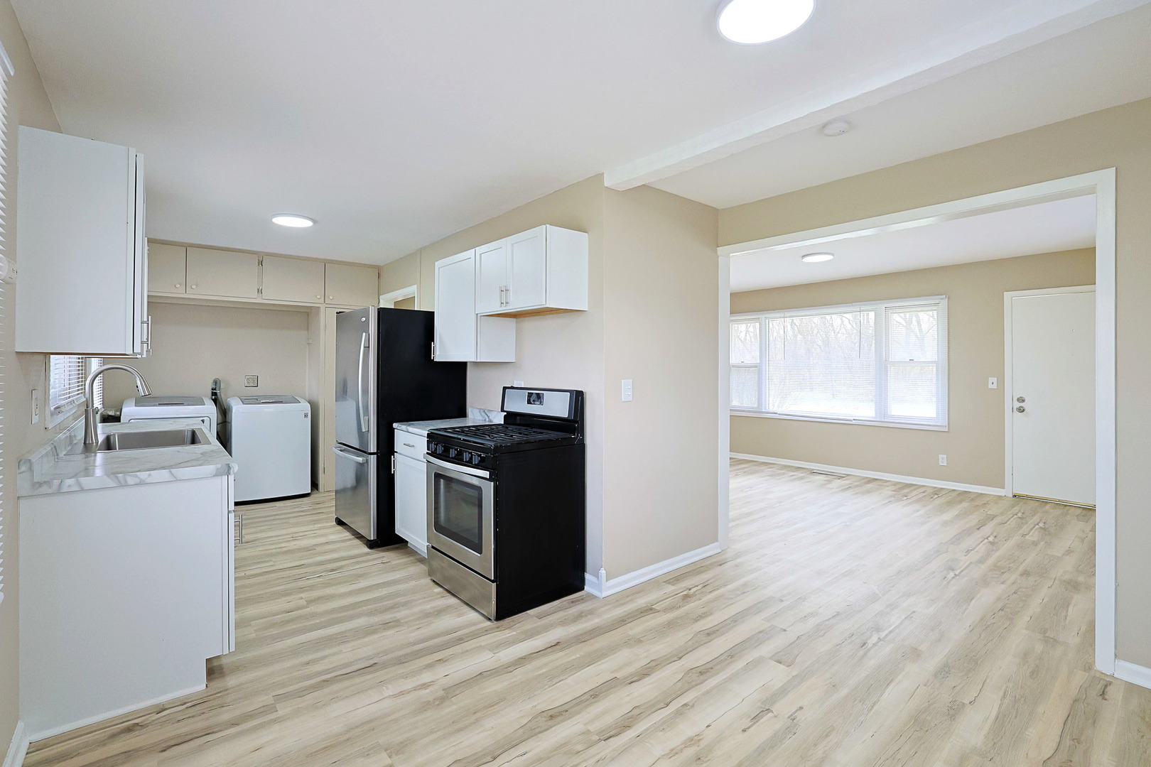 107 Georgine Street, Crystal Lake, IL 60014