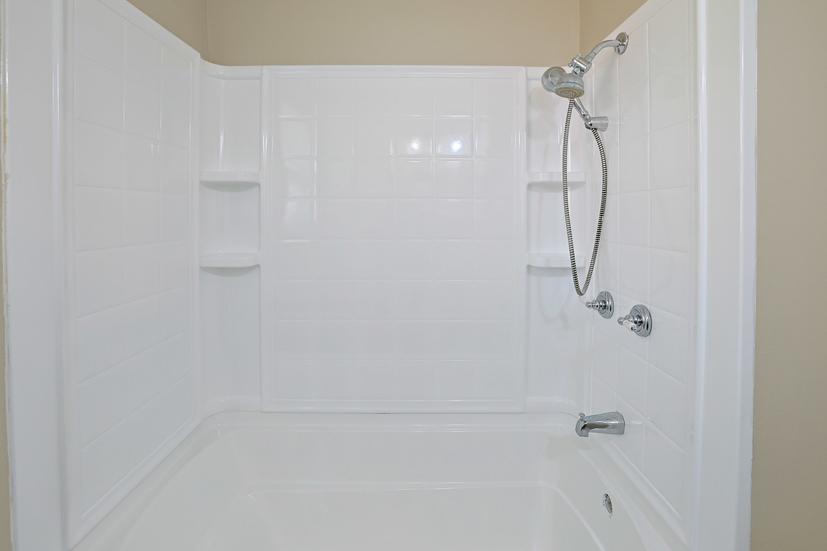 107 Georgine Street, Crystal Lake, IL 60014