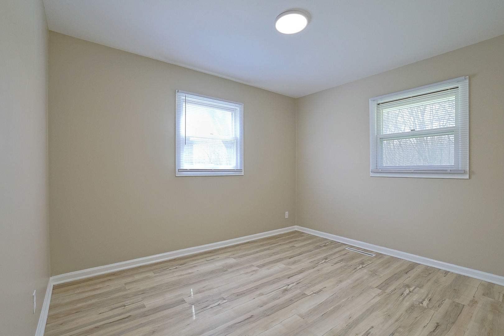 107 Georgine Street, Crystal Lake, IL 60014