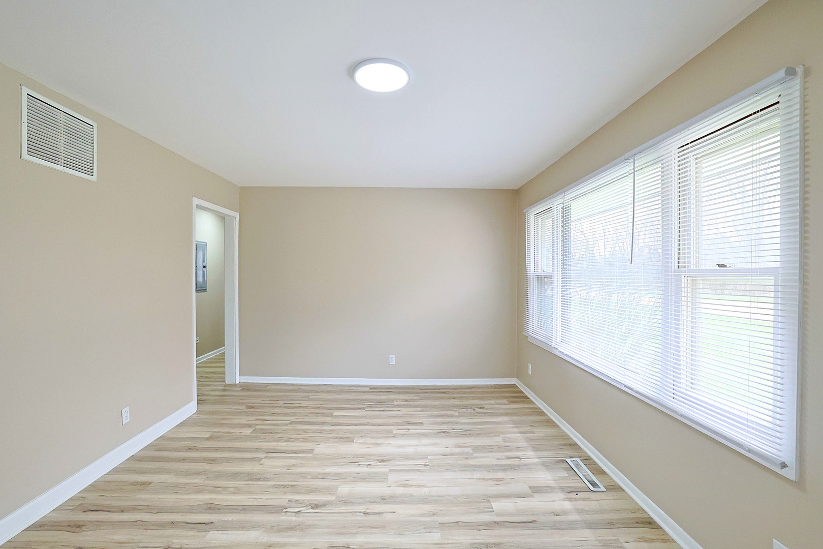 107 Georgine Street, Crystal Lake, IL 60014