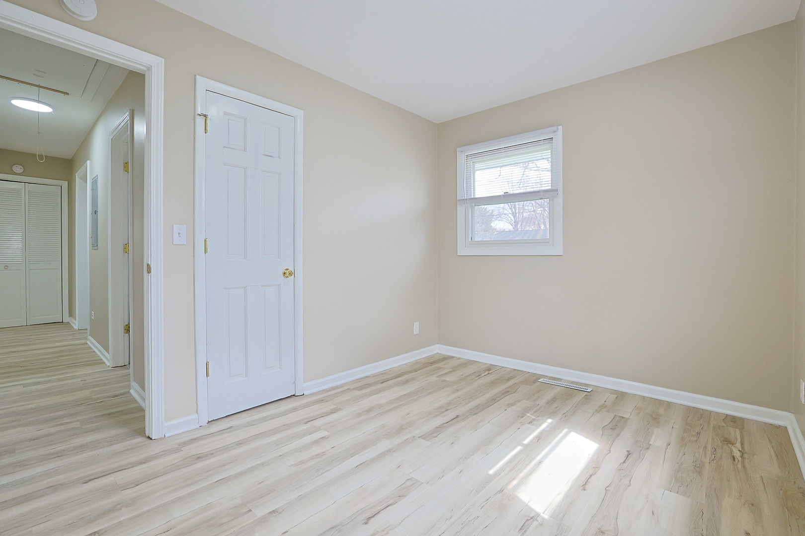 107 Georgine Street, Crystal Lake, IL 60014