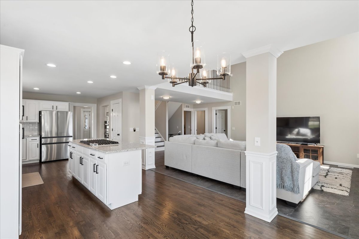 4475 Cornell Avenue, Gurnee, IL 60031