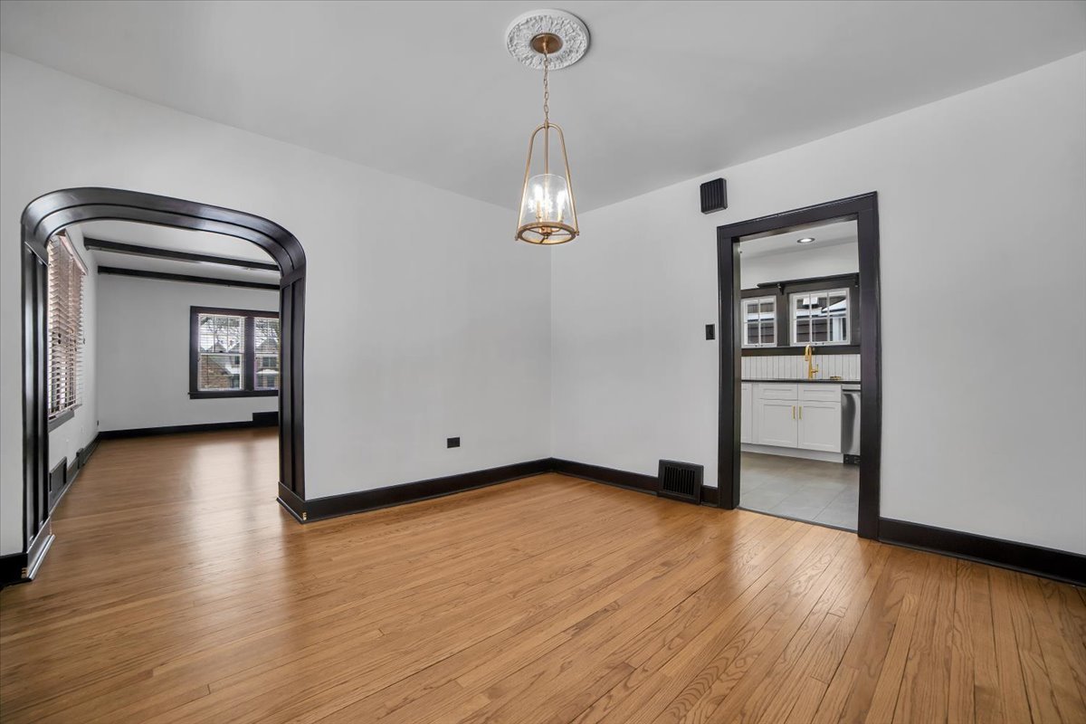 4941 Montgomery Avenue, Downers Grove, IL 60515