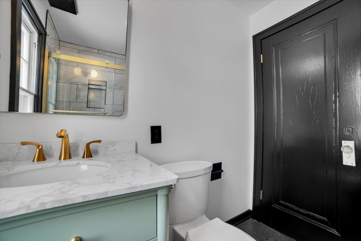 4941 Montgomery Avenue, Downers Grove, IL 60515