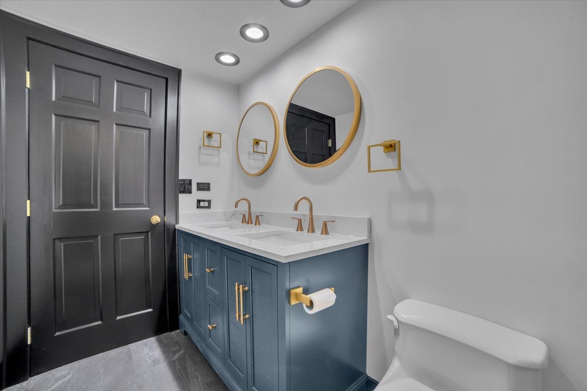 4941 Montgomery Avenue, Downers Grove, IL 60515