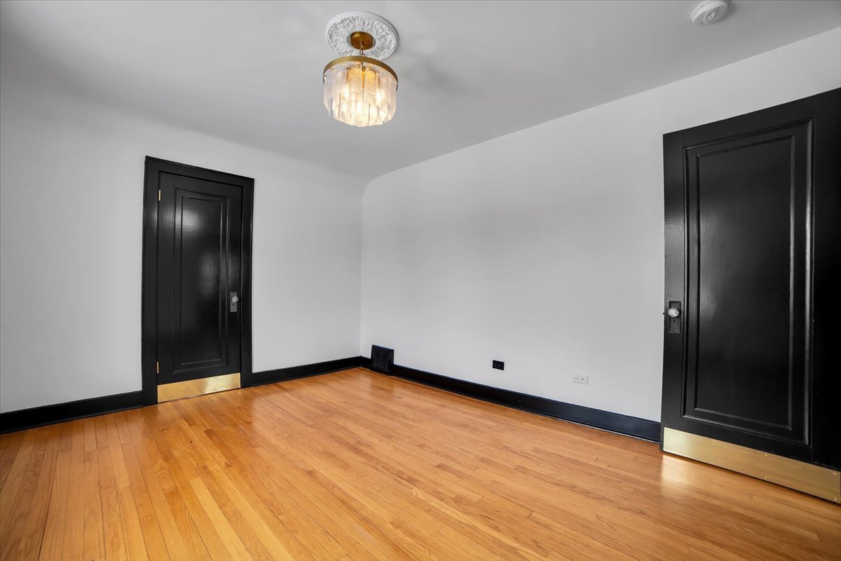 4941 Montgomery Avenue, Downers Grove, IL 60515