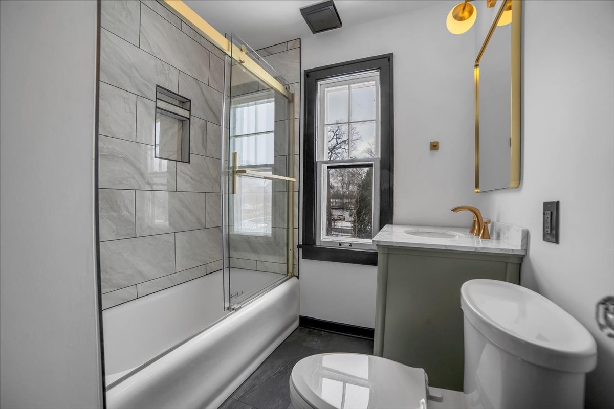 4941 Montgomery Avenue, Downers Grove, IL 60515