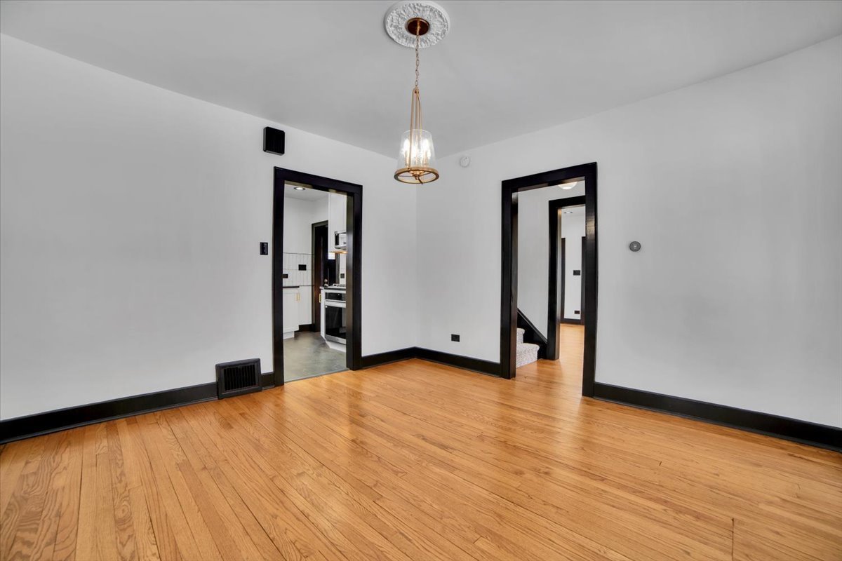 4941 Montgomery Avenue, Downers Grove, IL 60515