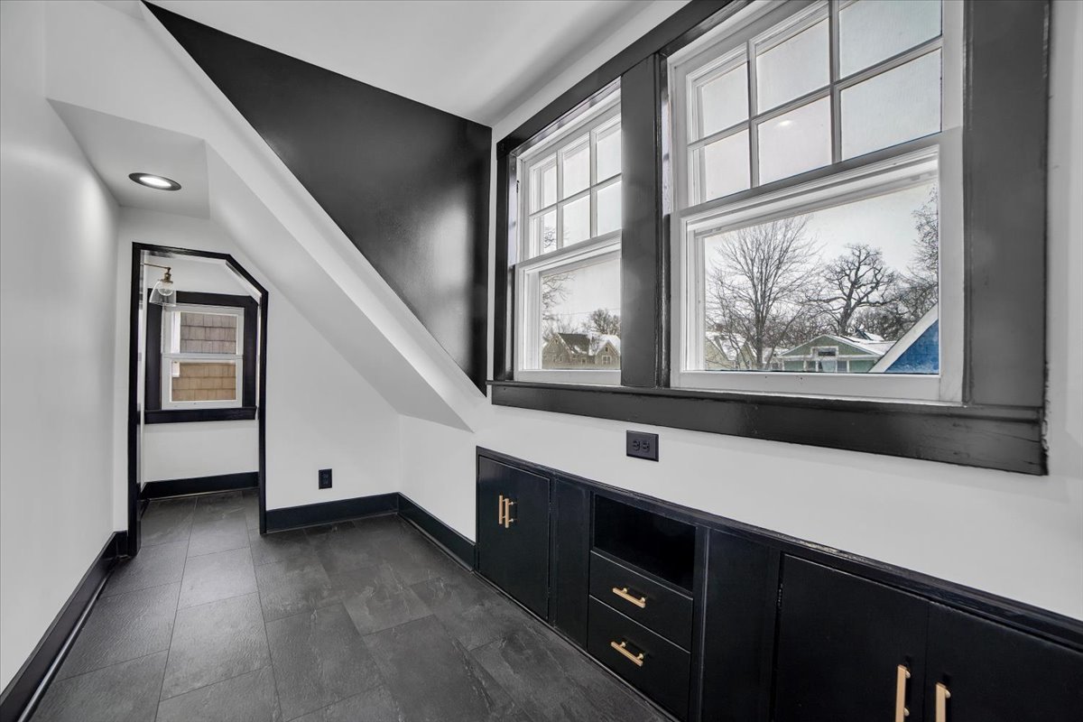 4941 Montgomery Avenue, Downers Grove, IL 60515