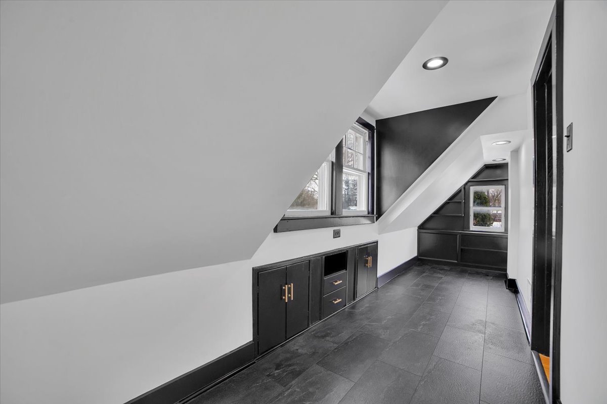 4941 Montgomery Avenue, Downers Grove, IL 60515