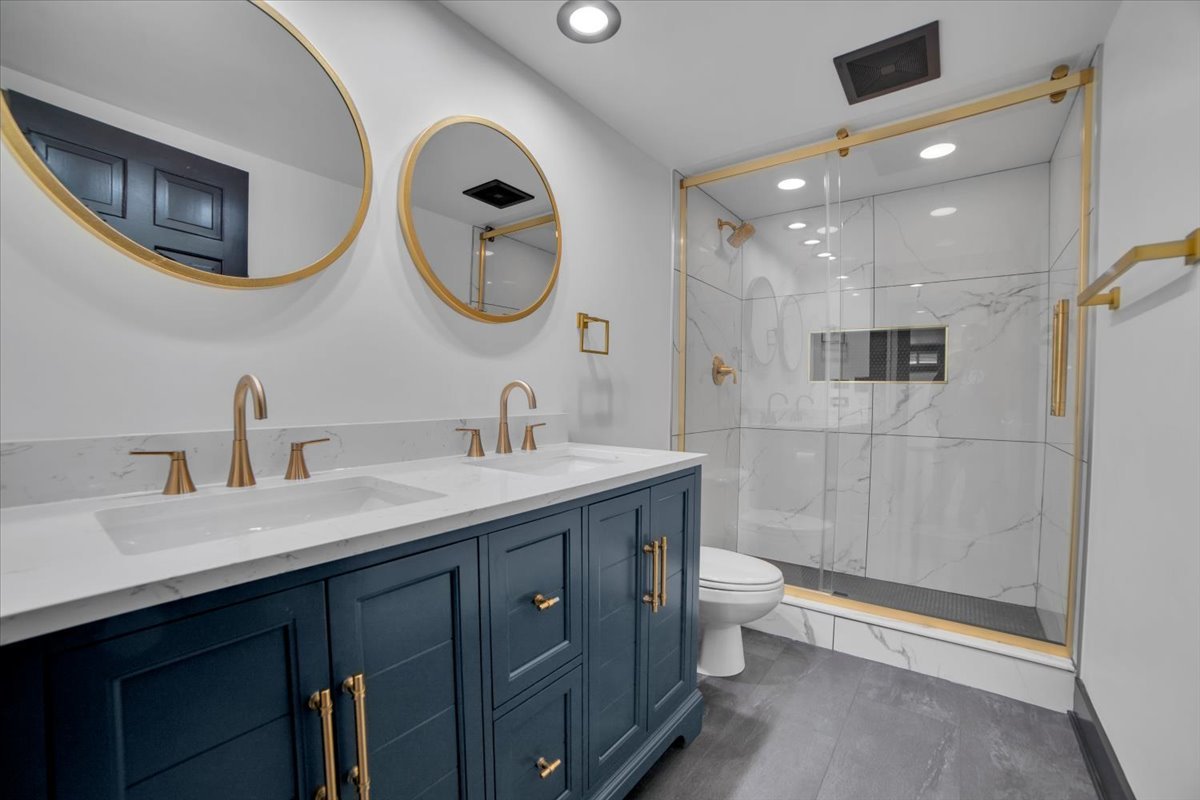 4941 Montgomery Avenue, Downers Grove, IL 60515