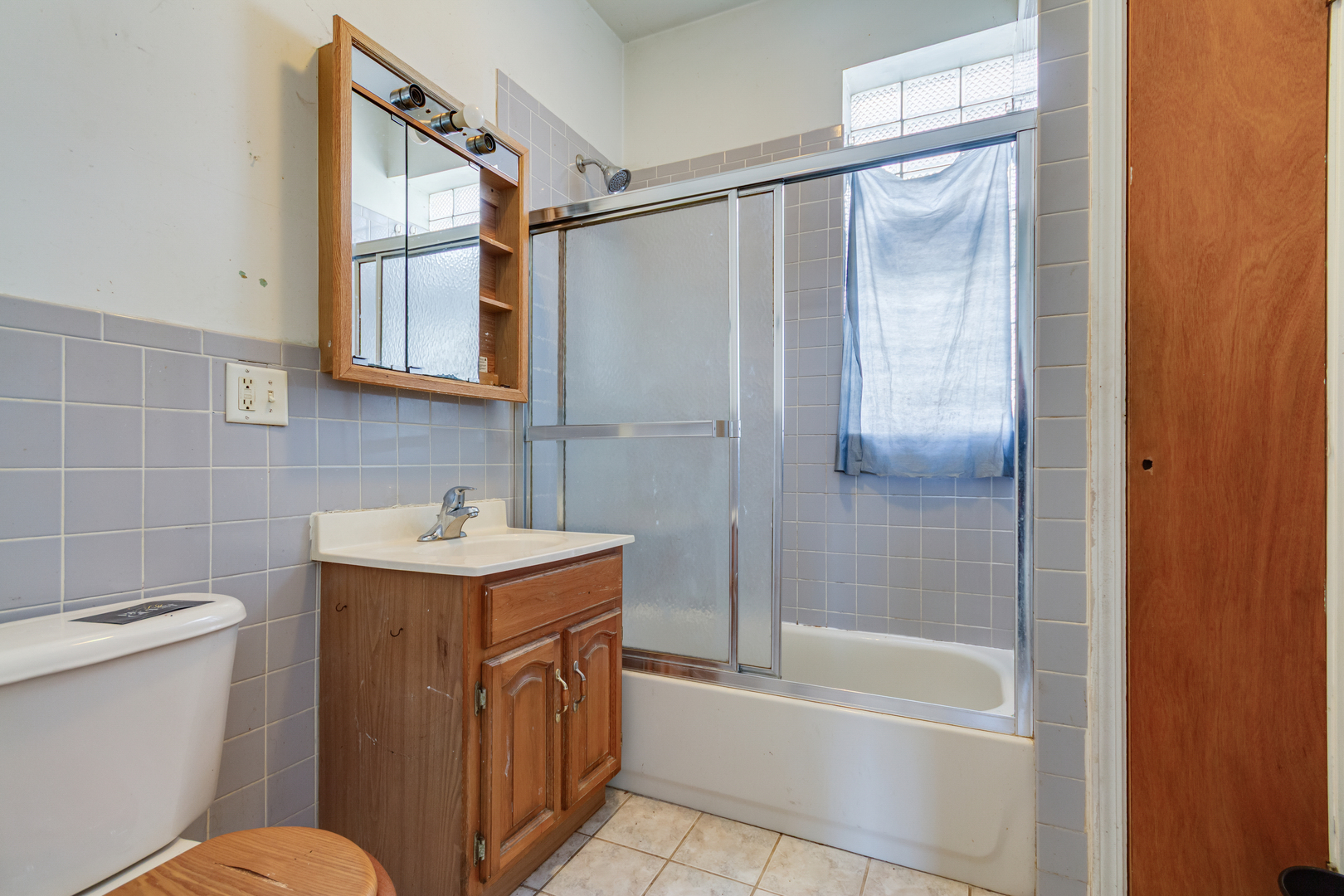 6328 S Langley Avenue, Chicago, IL 60637