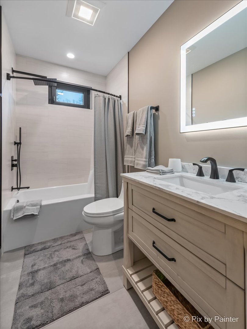 148 Oak Street, Lake Zurich, IL 60047