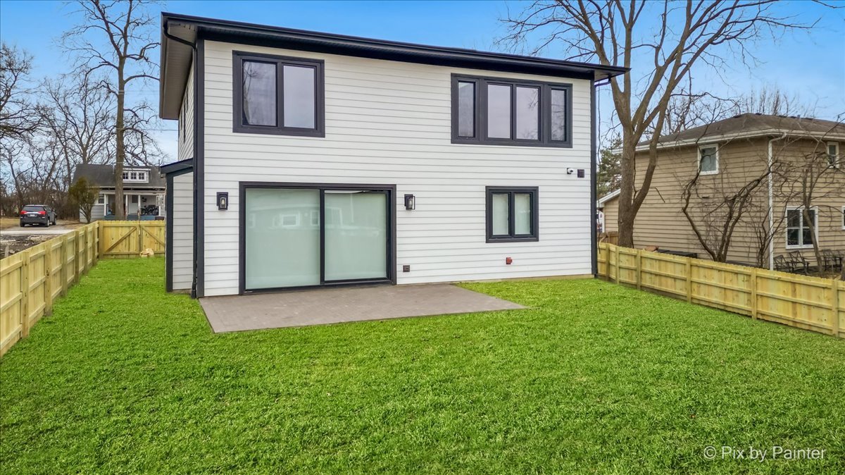 148 Oak Street, Lake Zurich, IL 60047