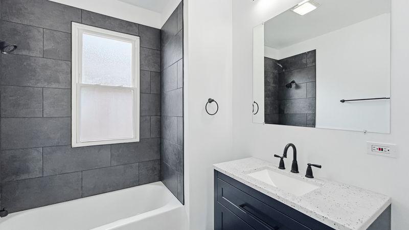 7724 S Chappel Avenue, Chicago, IL 60649