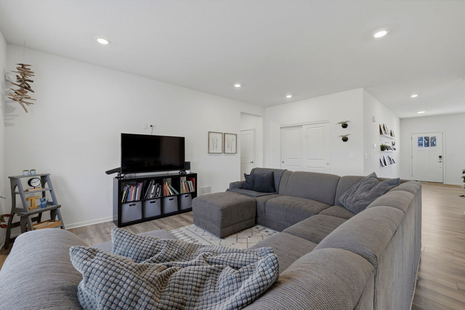 8515 Rosehall Drive, Joliet, IL 60431