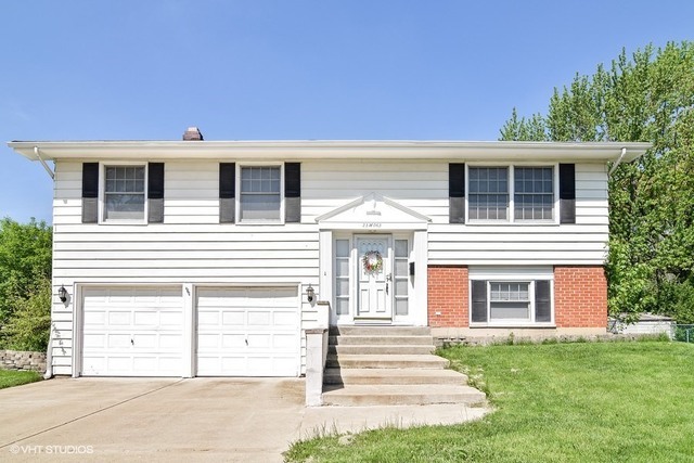 23W063 Blenheim Court, Glen Ellyn, IL 60137