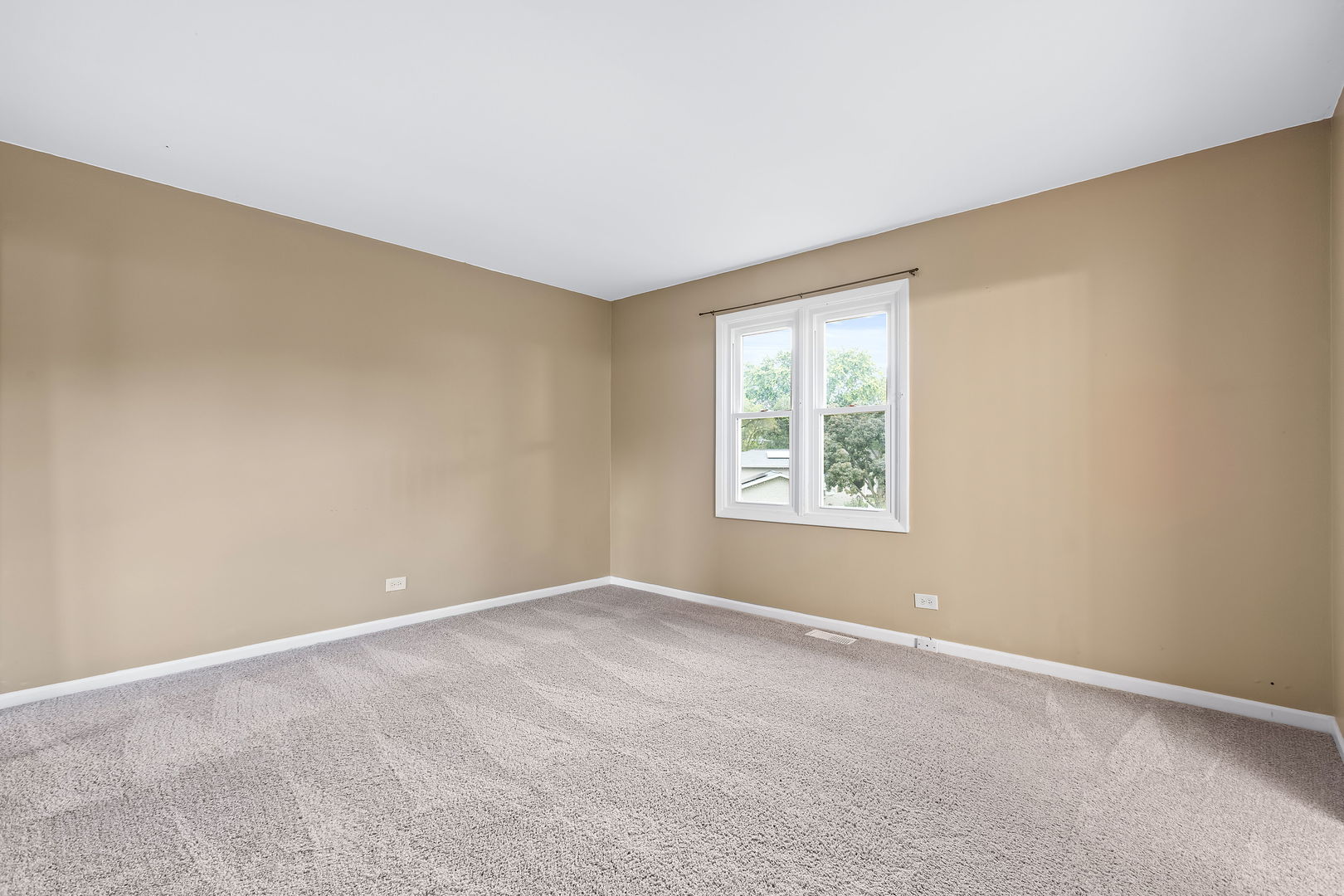 23W063 Blenheim Court, Glen Ellyn, IL 60137
