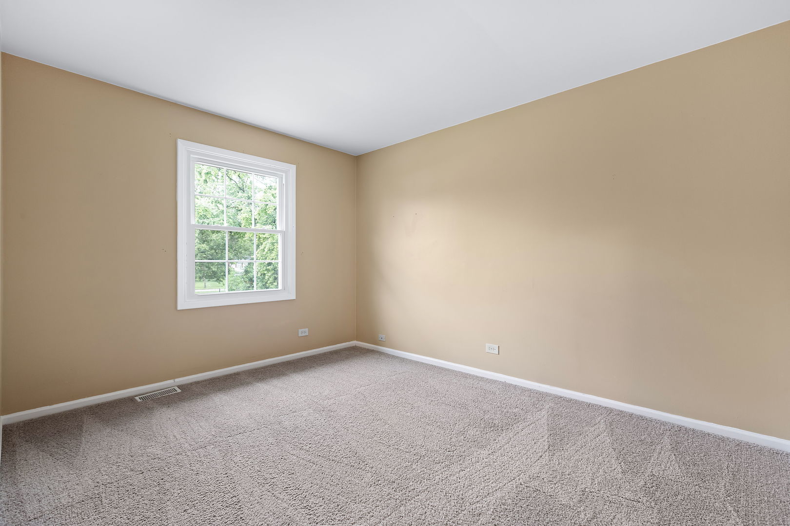 23W063 Blenheim Court, Glen Ellyn, IL 60137