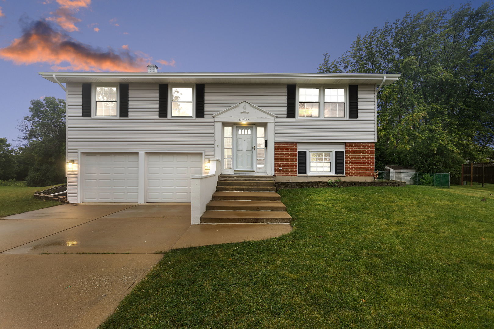 23W063 Blenheim Court, Glen Ellyn, IL 60137