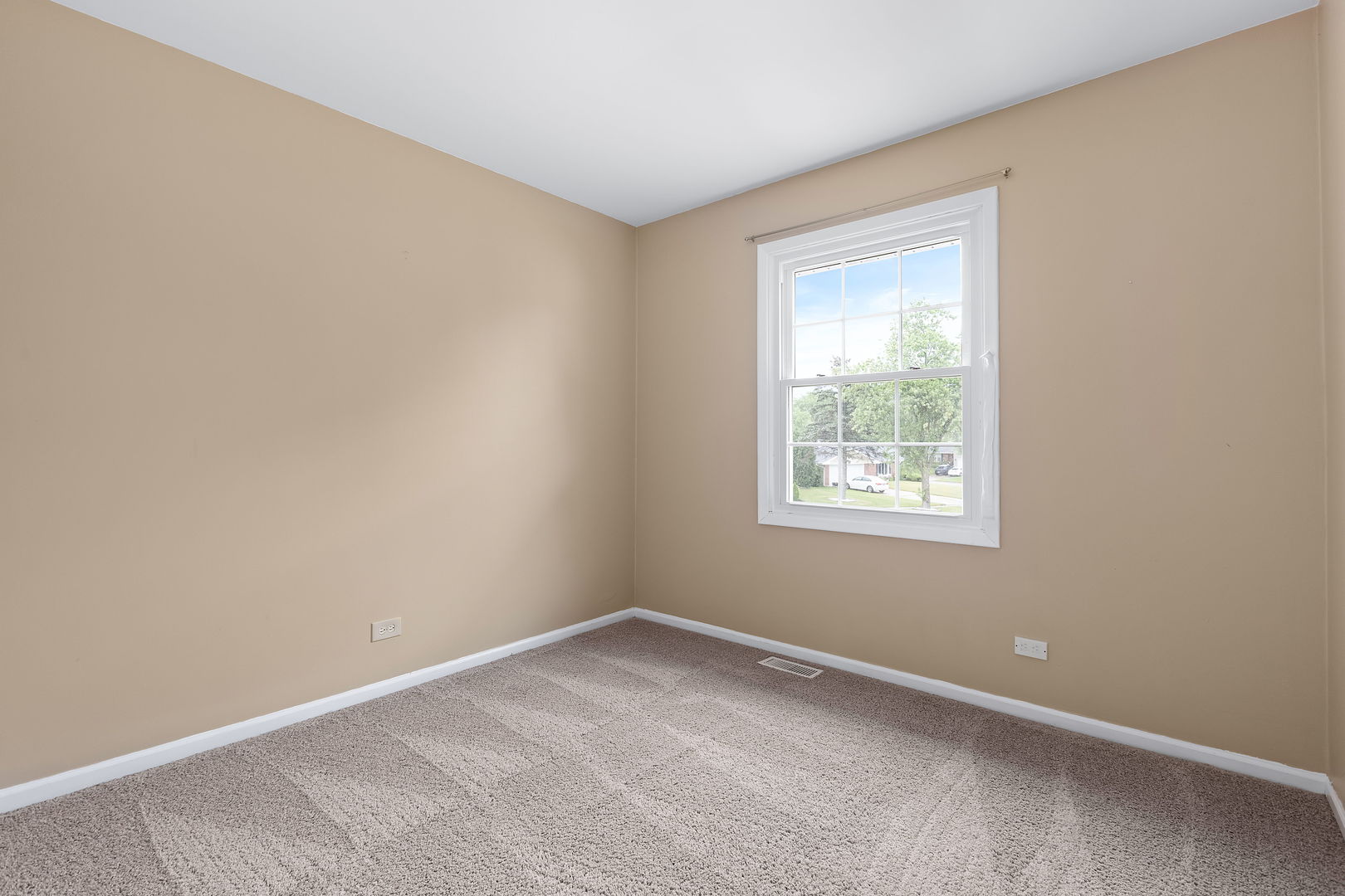 23W063 Blenheim Court, Glen Ellyn, IL 60137