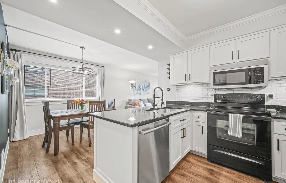 9950 Shady Lane #1B, Orland Park, IL 60462