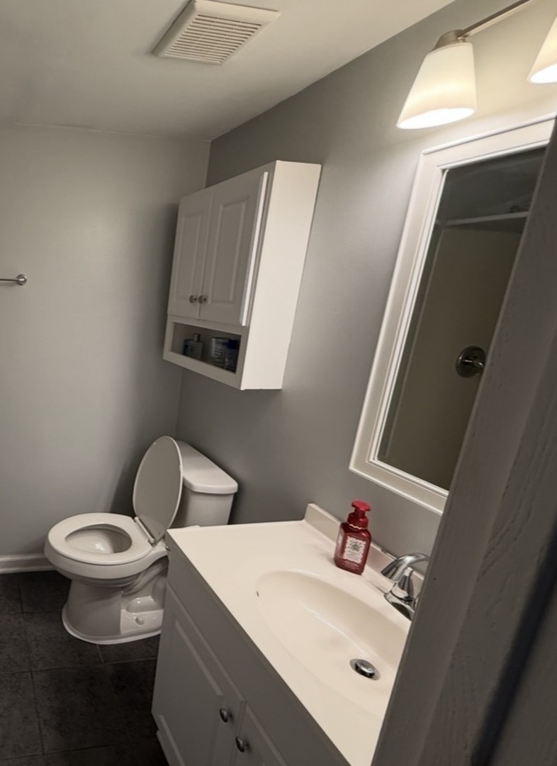 9950 Shady Lane #1B, Orland Park, IL 60462